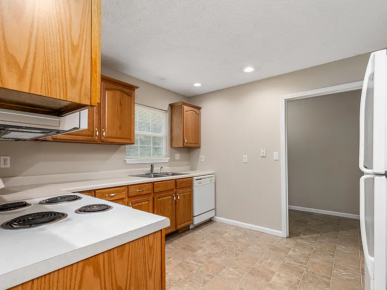 131 Sawmill Ln — Photo 7