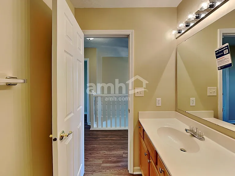 717 Breakers Ln — Photo 14