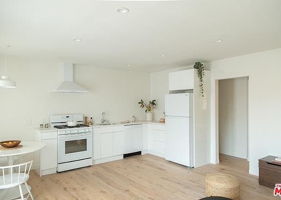 2nd image of 3363 N Andrita St #2