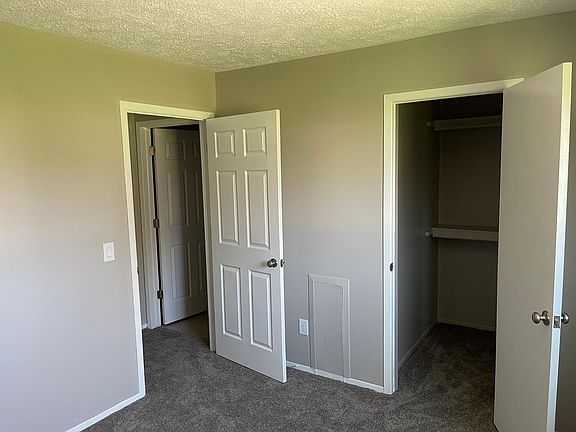 5th image of 138 Tacoma Blvd #2