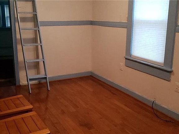 4th image of 245 Alpine Way