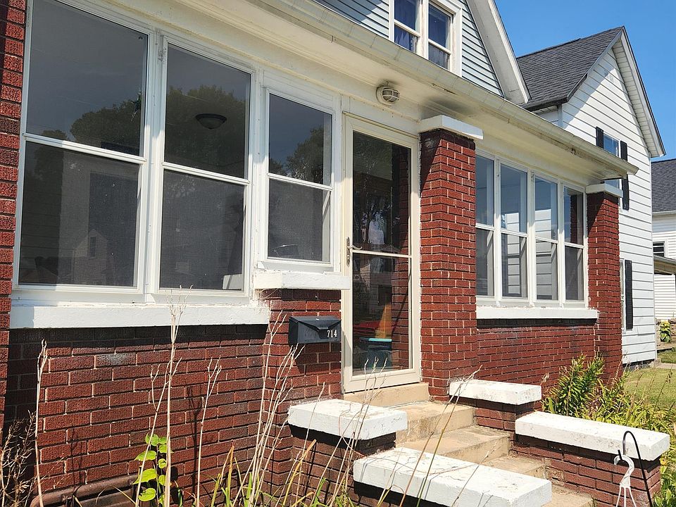 2nd image of 714 E 3rd St