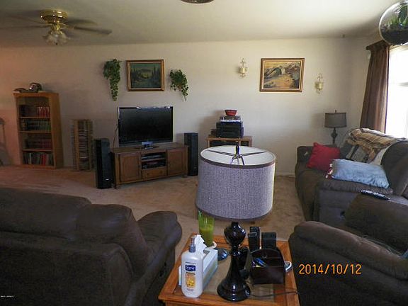 3rd image of 372 W Pinkley Ave