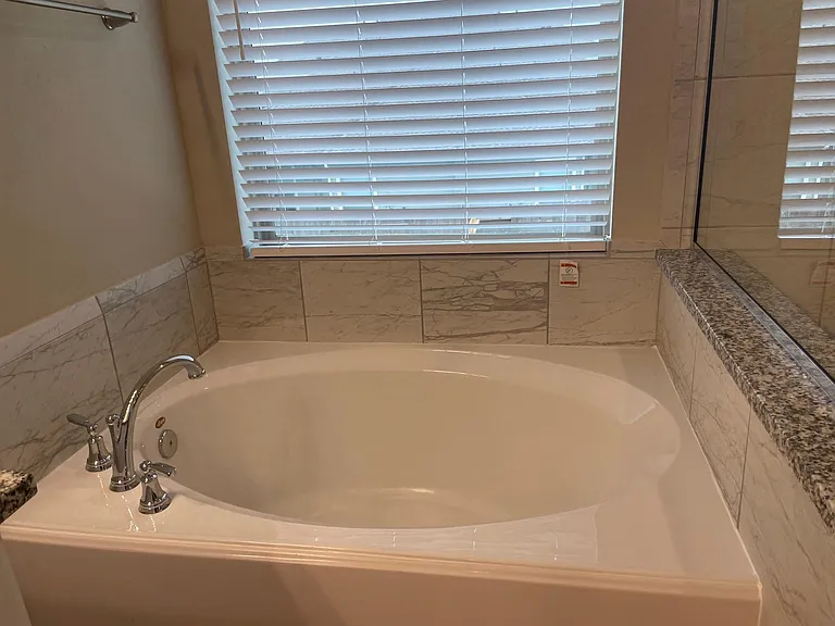 2507 Manor Valley Ct — Photo 17