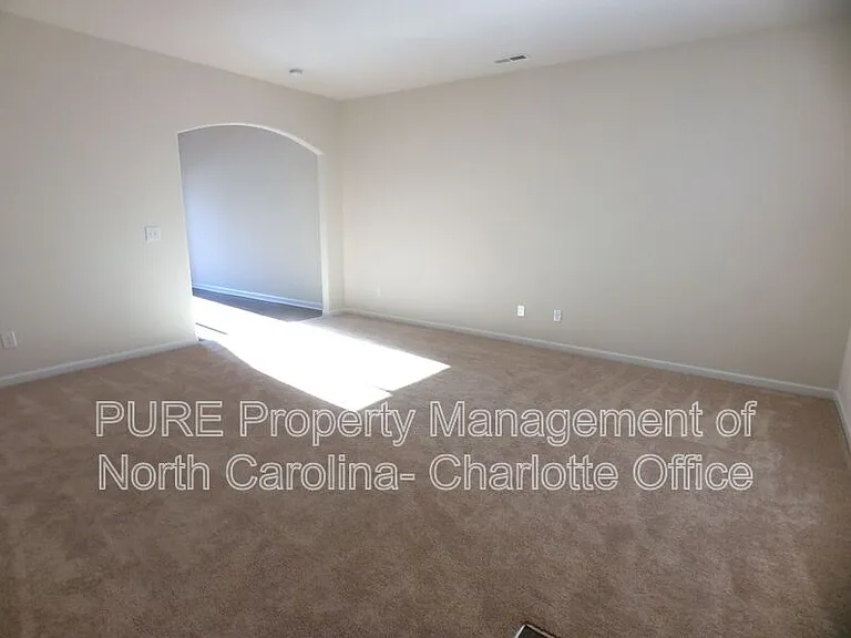 6008 Vista Woods Ln — Photo 8