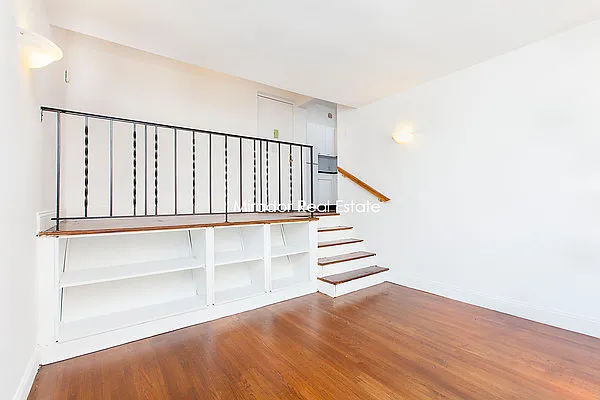 Rented by Mirador Real Estate | media 13