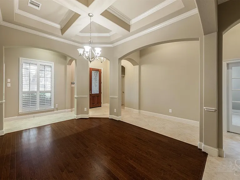 32611 Waltham Xing — Photo 11