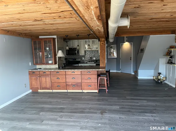 68 Thermos Ave Unit 212B, Norwich, CT 06360