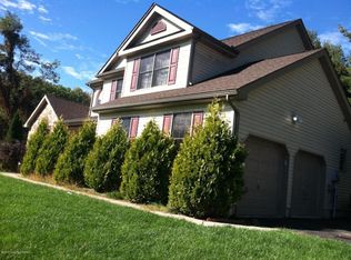 508 Edgewood Rd, Stroudsburg, PA 18360