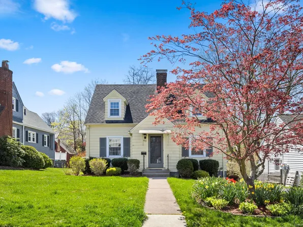 105 Fennbrook Road, West Hartford, CT 06119
