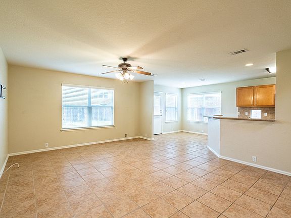 5th image of 212 King Elder Ln