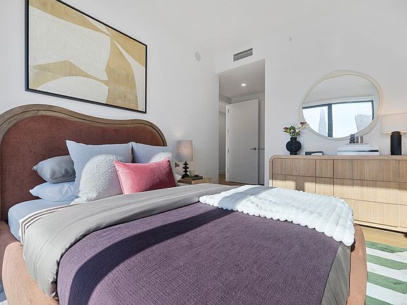 5th image of 240 Willoughby St #3B