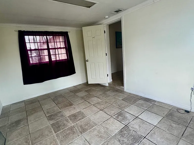 4717 Town N Country Blvd — Photo 6