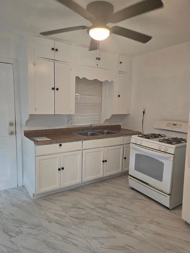 Homes For Rent In TX: Galena Park 77547 9th 1BR — Photo 4