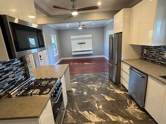 4th image of 34005 11th St