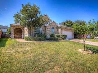 2747 Sedgemoor Dr, Grand Prairie, TX 75052