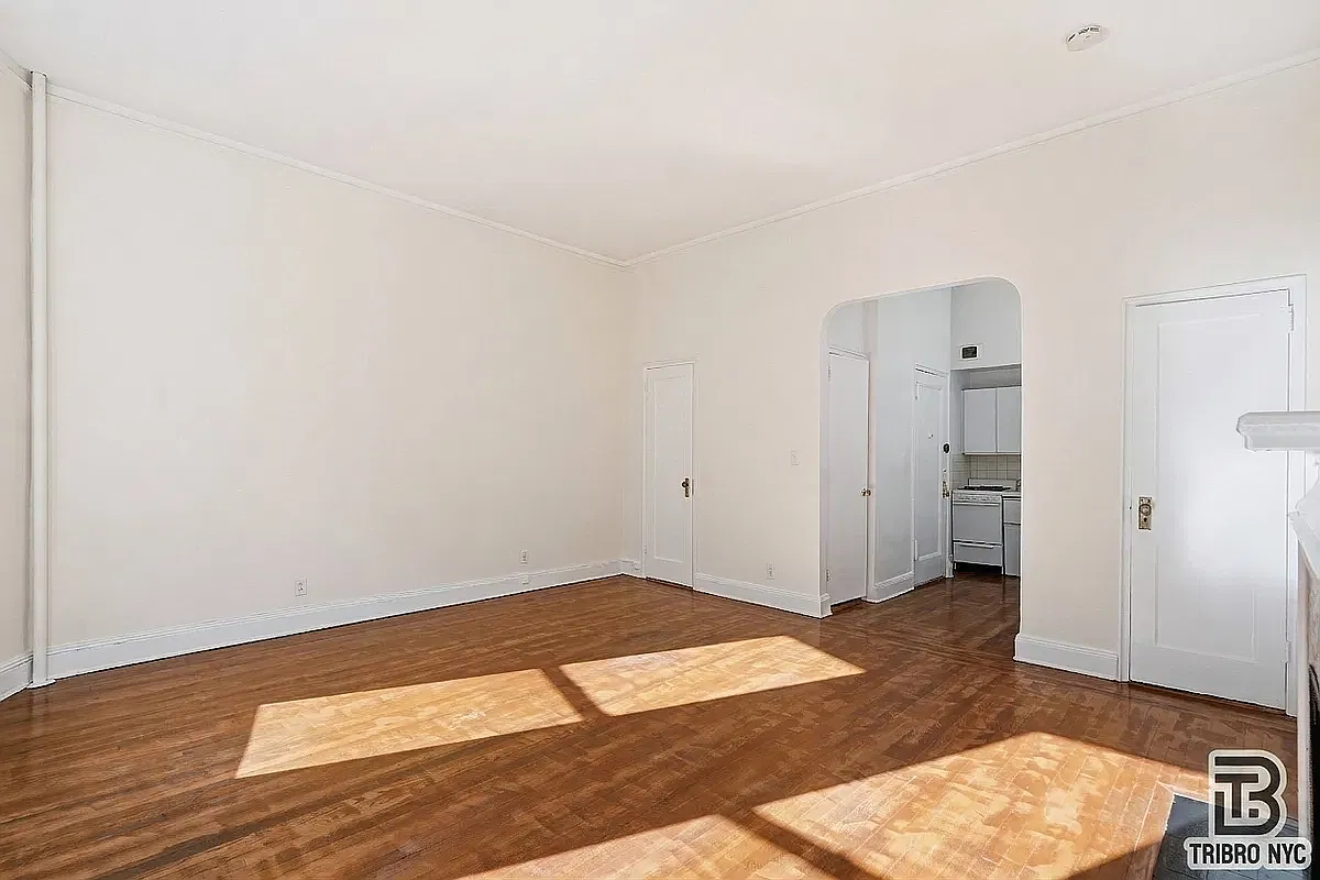 802 Lafayette Avenue — Photo 4