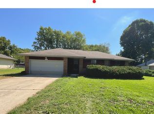 4114 S Sunrise Ave, Springfield, MO 65807