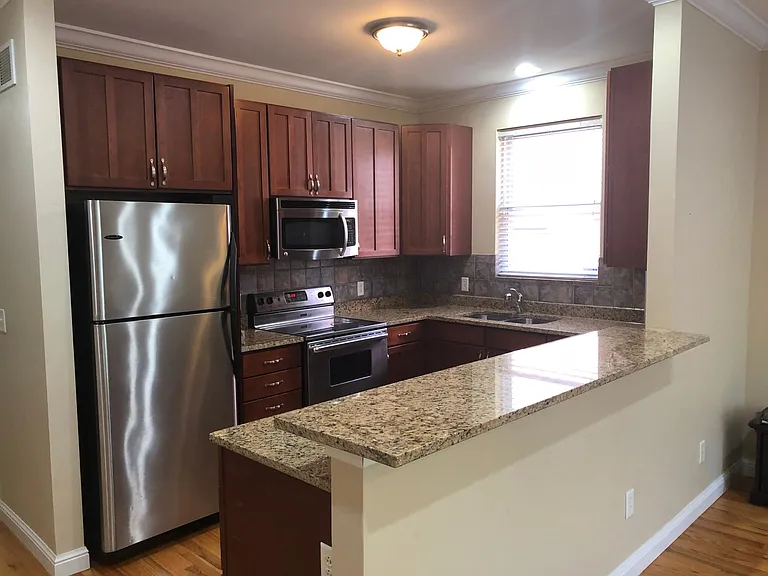 7338 Amherst Ave — Photo 4