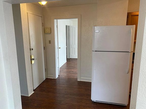5th image of 404 S Marion St #B
