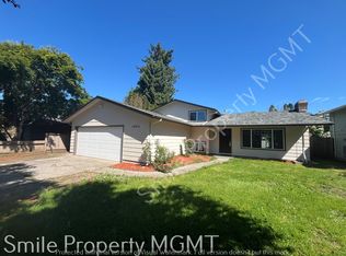 14915 SE Woodward St, Portland, OR 97236