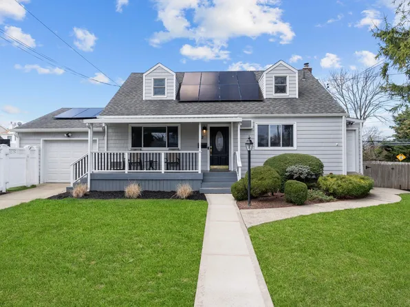 2 Lee Avenue, Albertson, NY 11507