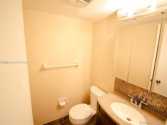4th image of 660 Tennis Club Dr APT 103