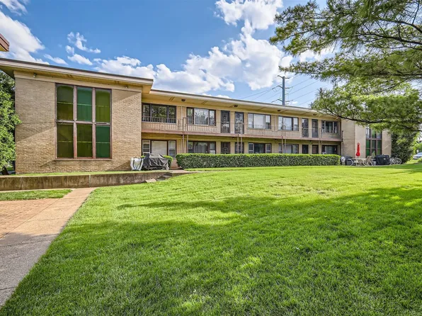 24 King Arthur Ct APT 9, Northlake, IL 60164