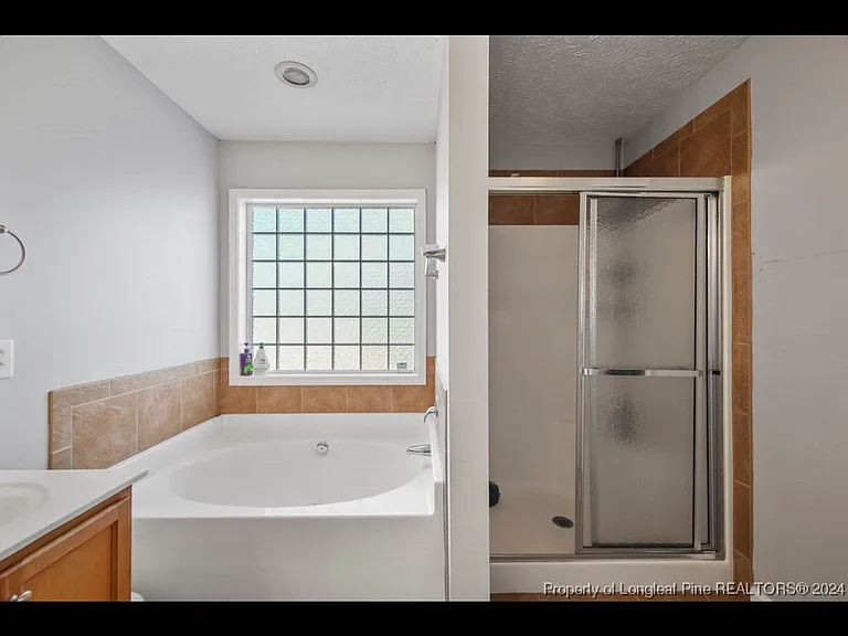 182 Lochwood Dr — Photo 22