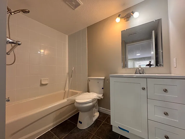 44 Walnut St #E01 — Photo 7