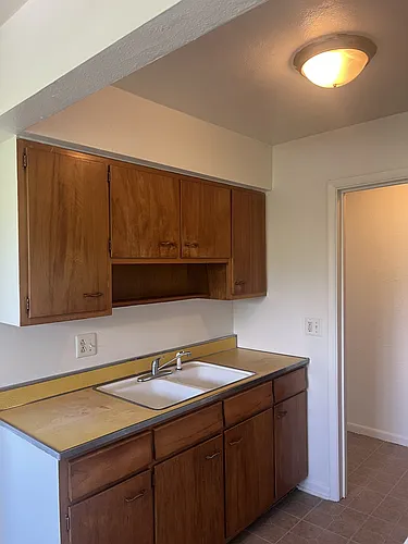 910 Cherry Dr Photo 1