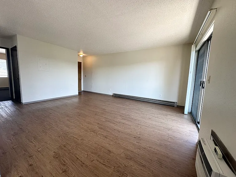 630 NE Maiden Lane — Photo 12