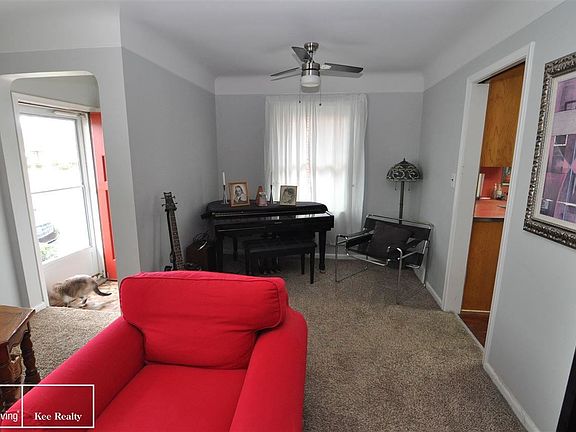 3rd image of 20518 Chalon St