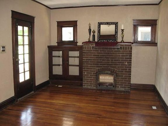 3rd image of 4145 Kenwood Ave