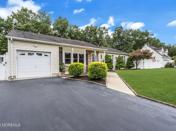 143 Lakewood Avenue, Lanoka Harbor, NJ 08734