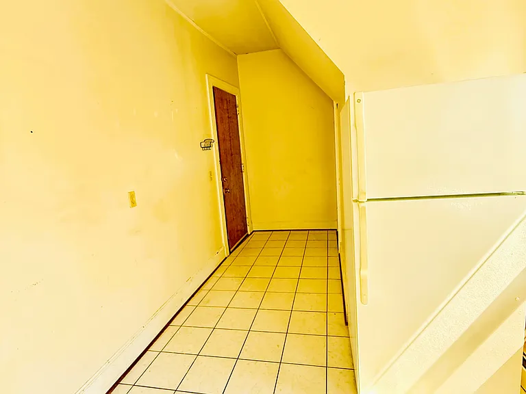 469 Whitney Ave #8-3 — Photo 15