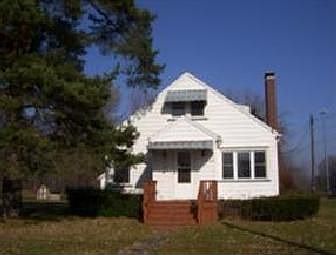 1st image of 158 Champion Ave W