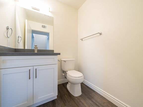 3rd image of 1466 Bonair Rd #66