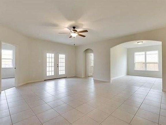 4th image of 429 Winchester Dr