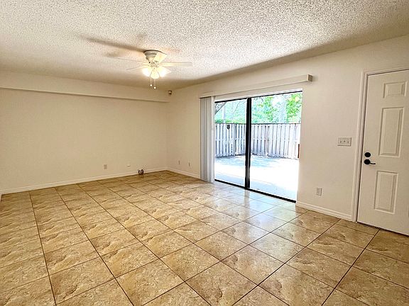 4th image of 5268 Coral Ct #612