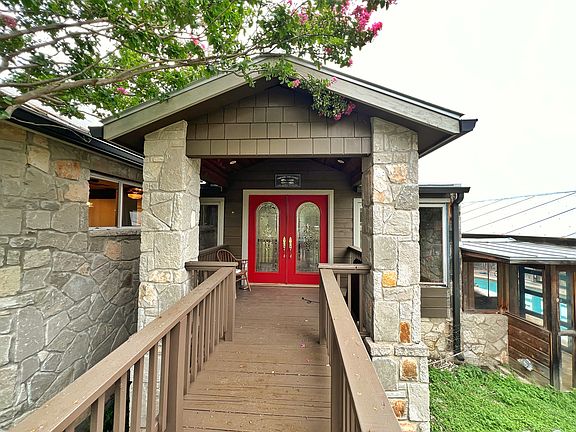 5th image of 28 Mackamore Ln