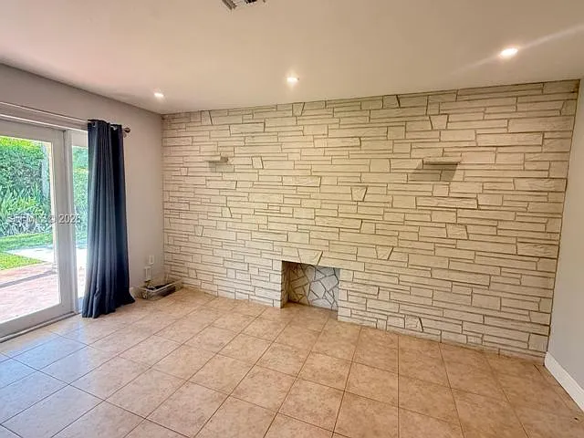 8820 SW 43rd Ter — Photo 11