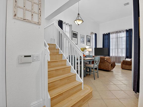 4th image of 616 NW 25th Avenue #616