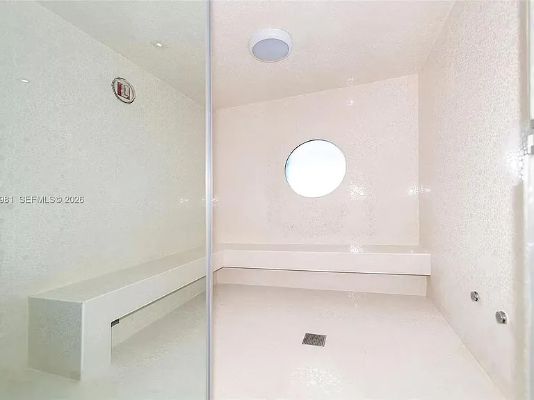 540 West Ave #2114 — Photo 32