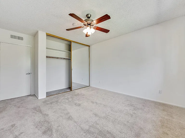 13157 Riverside Dr — Photo 50