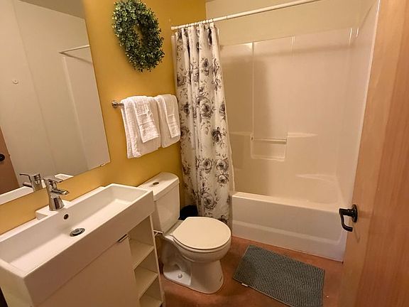 5th image of 2600 Montana Ave APT B03