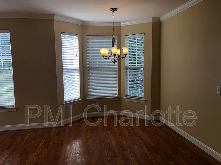 6710 Mallard Park Dr #8 — Photo 5