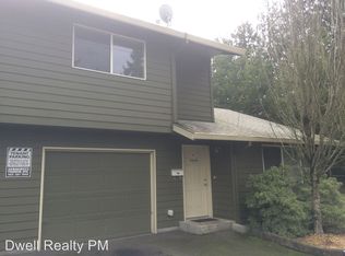 13048 NE Halsey St APT A, Portland, OR 97230