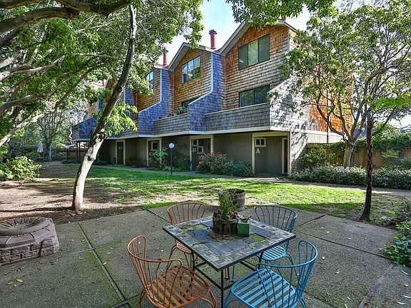 2nd image of 134 Blaine St APT C