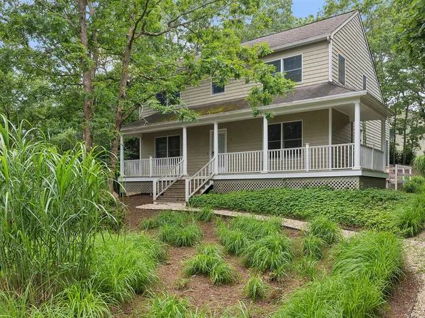 6 Harbor St, East Hampton, NY 11937